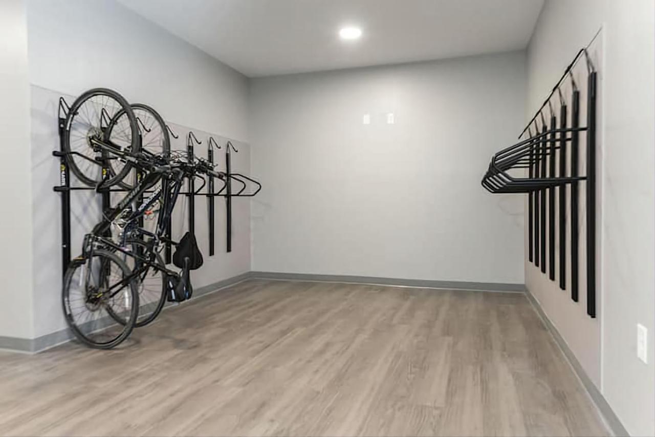 Modern Dwntwn 1 Bdrm Apt Pool Gym Free Parking Indianapolis Buitenkant foto
